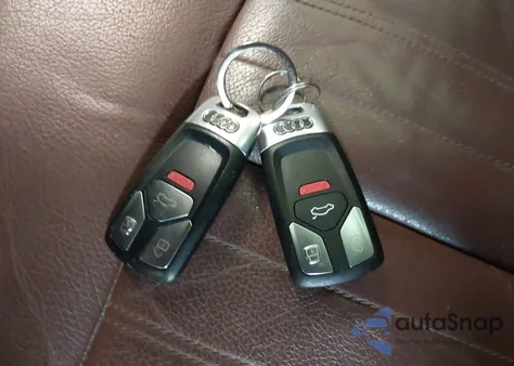 2018 Audi Q5 2.0T Premium/2.0T Tech Premium z USA, uszkodzony, nr VIN WA1ANAFY5J2072224